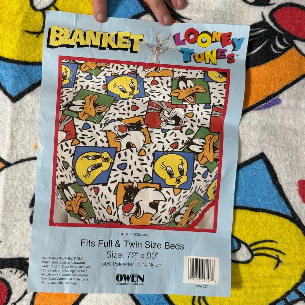 NWT Vintage Warner Bros. Looney Tunes Vibrant Cartoon Blanket Full/Twin Size Bed